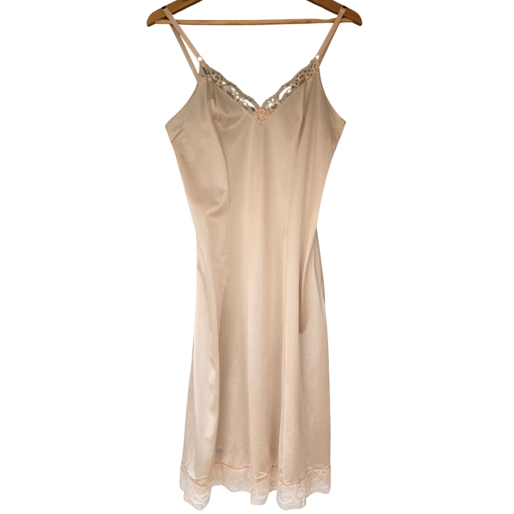 Vintage Sweetheart Nude/Champagne Lingerie Bow Lace Trim Chemisev Slip Dress